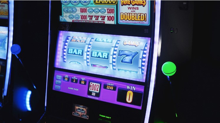 How Online Slot Features Are Reshaping Gaming Experiences in Casinos